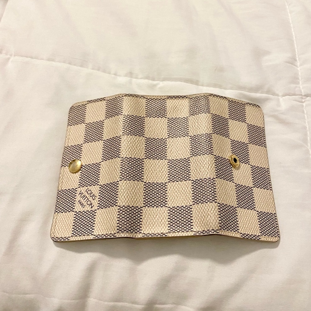 SOLD!! 💯 Authentic Louis Vuitton 4 Key Holder - Picture 10 of 10